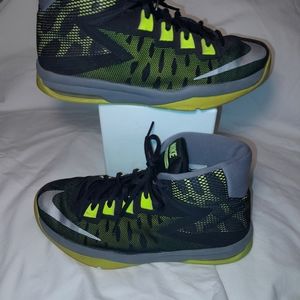 Nike Air devosion size 6y